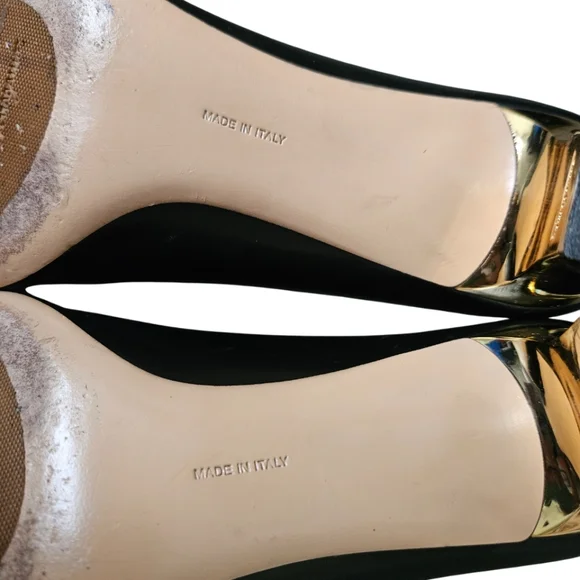 Salvatore Ferragamo Tamina Black Leather Gold Tone Heel Pumps Sz 8B Italy - Picture 8 of 13